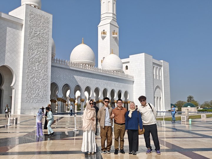 స్థానిక సంస్కృతి మరియు మార్కెట్ అవకాశాలను అన్వేషించడానికి హౌరున్ మెడికల్ దుబాయ్‌కి ప్రయాణిస్తుంది